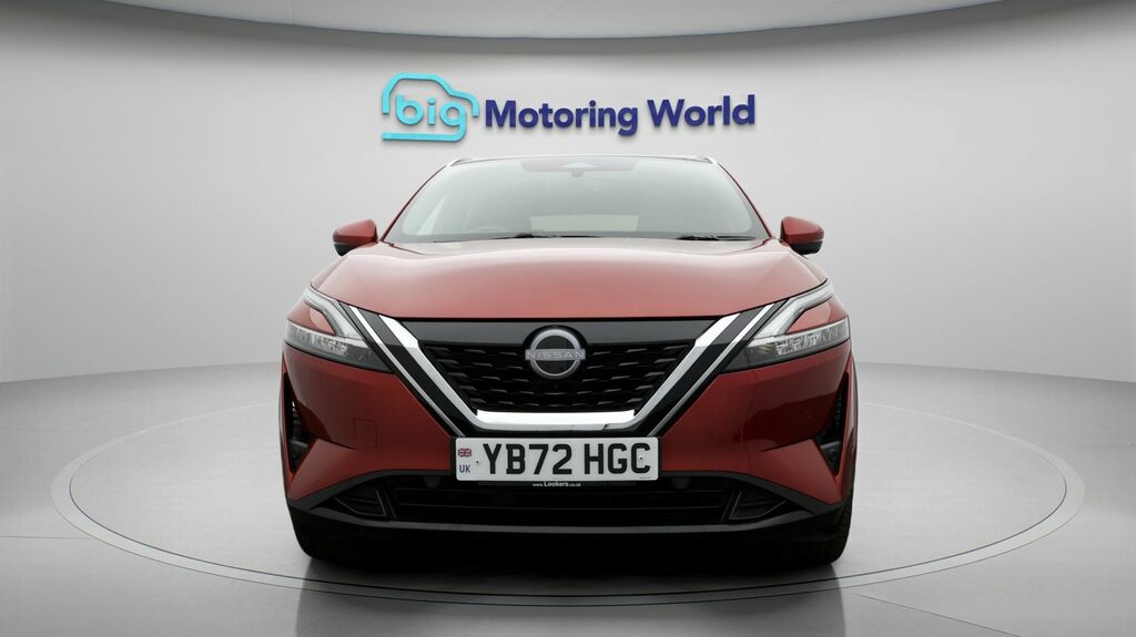 Nissan Qashqai Tekna Red #2
