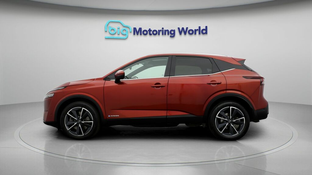 Nissan Qashqai Tekna Red #4
