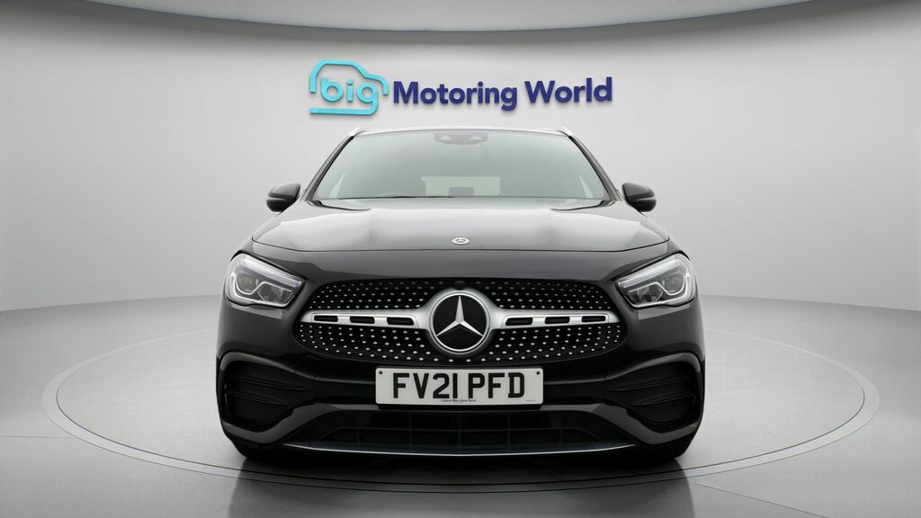 Mercedes-Benz GLA Class Amg Line FV21PFD Black #2