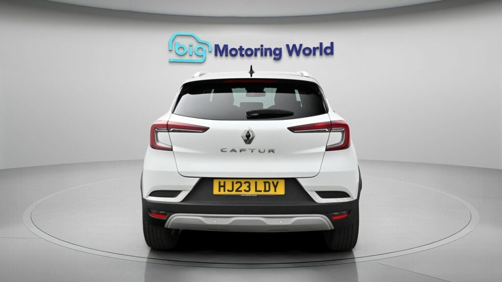 Renault Captur Techno HJ23LDY White #6