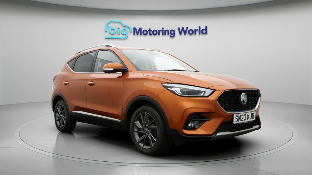 MG ZS Exclusive Orange
