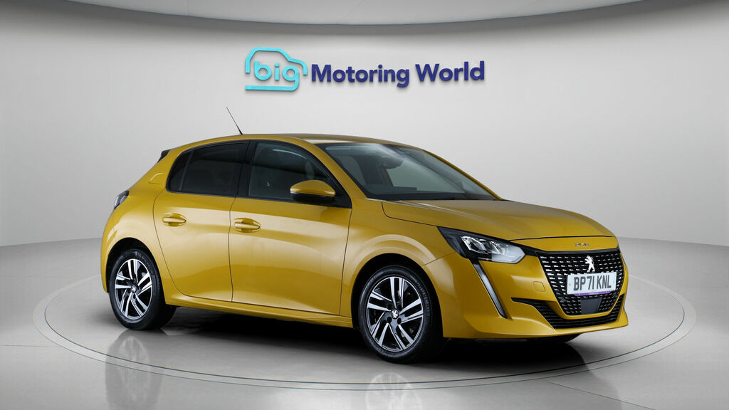 Peugeot 208 Allure Premium Yellow