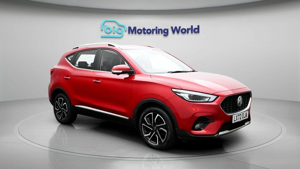 MG ZS Exclusive Red
