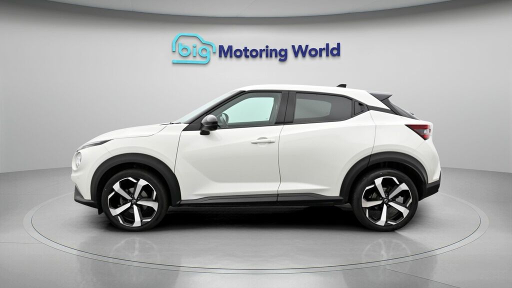Nissan Juke Tekna PL72HLX White #4