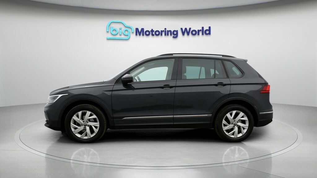 Volkswagen Tiguan Life DF73XAJ Grey #4