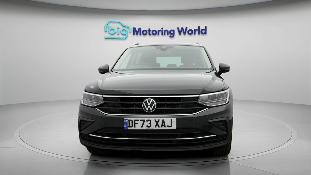 Volkswagen Tiguan Life DF73XAJ Grey #2