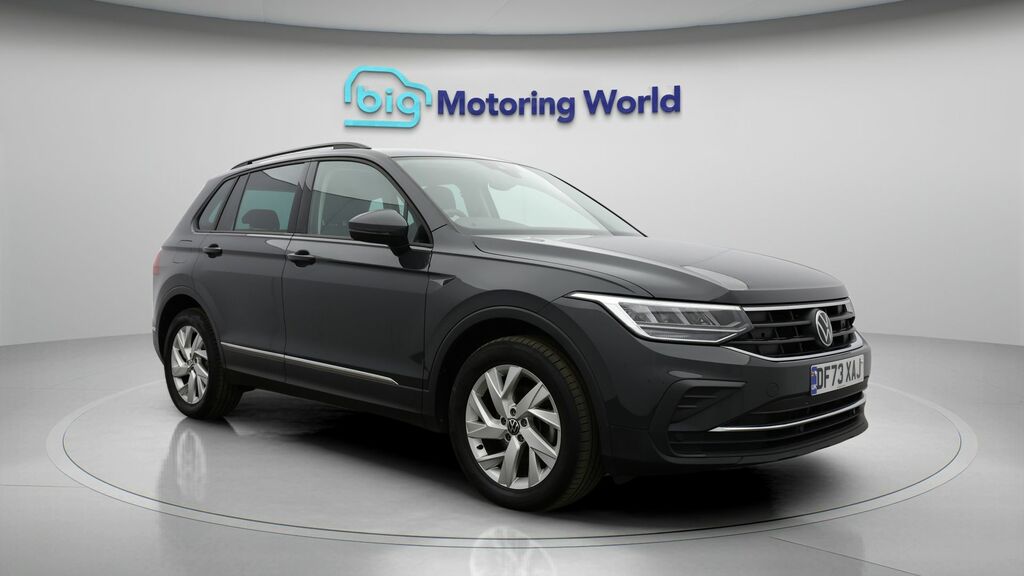 Volkswagen Tiguan Life Grey