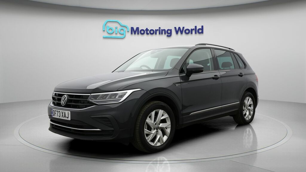 Volkswagen Tiguan Life DF73XAJ Grey #3