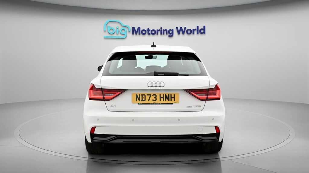 Audi A1 Sport White #6