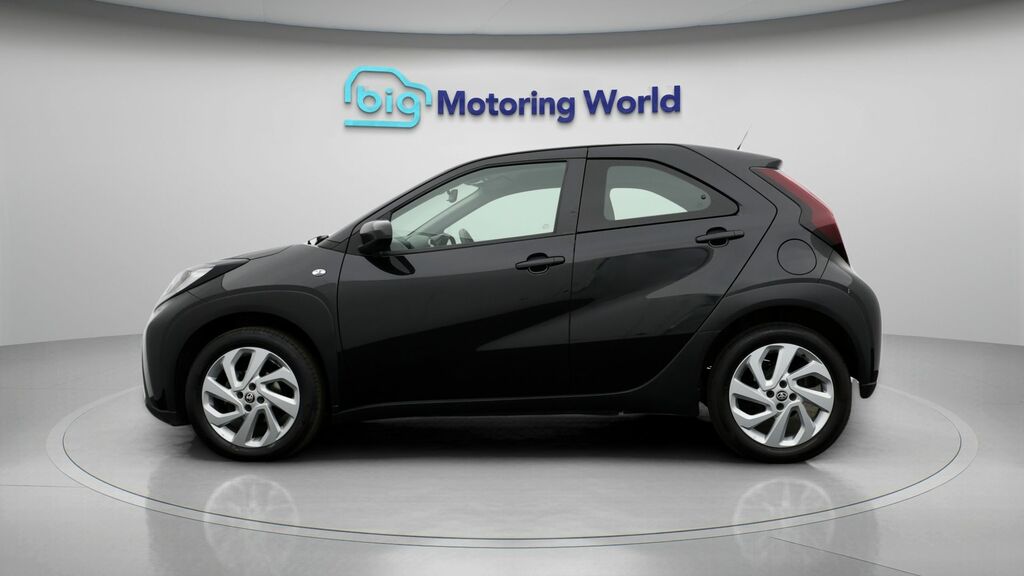 Toyota Aygo X Pure LS72YXL Black #4