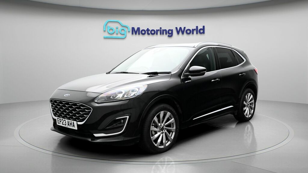 Ford Kuga Vignale Black #3