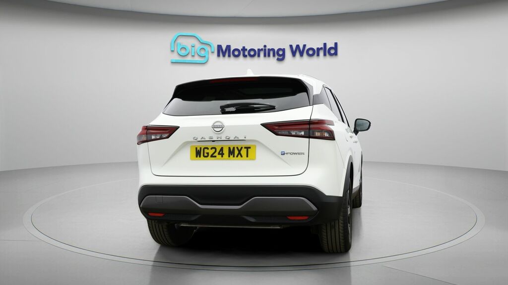 Nissan Qashqai N-connecta WG24MXT White #6