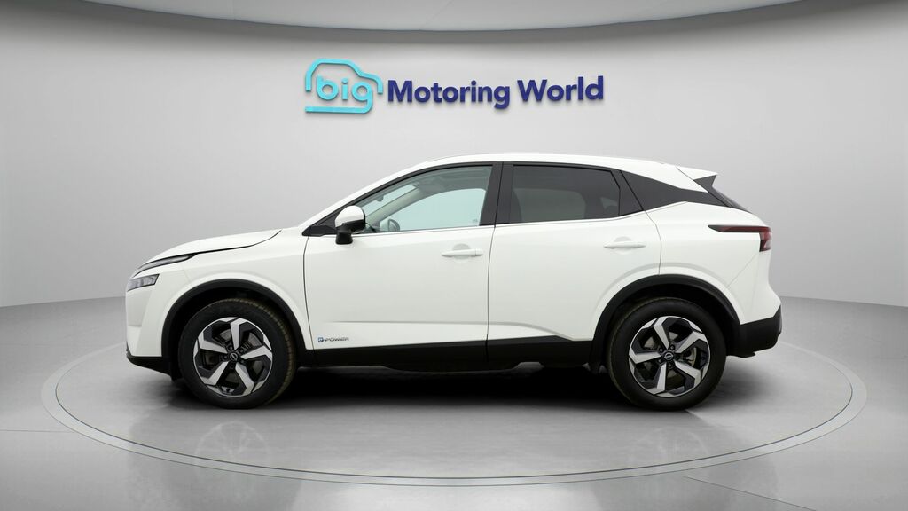 Nissan Qashqai N-connecta WG24MXT White #4