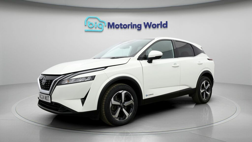 Nissan Qashqai N-connecta WG24MXT White #3