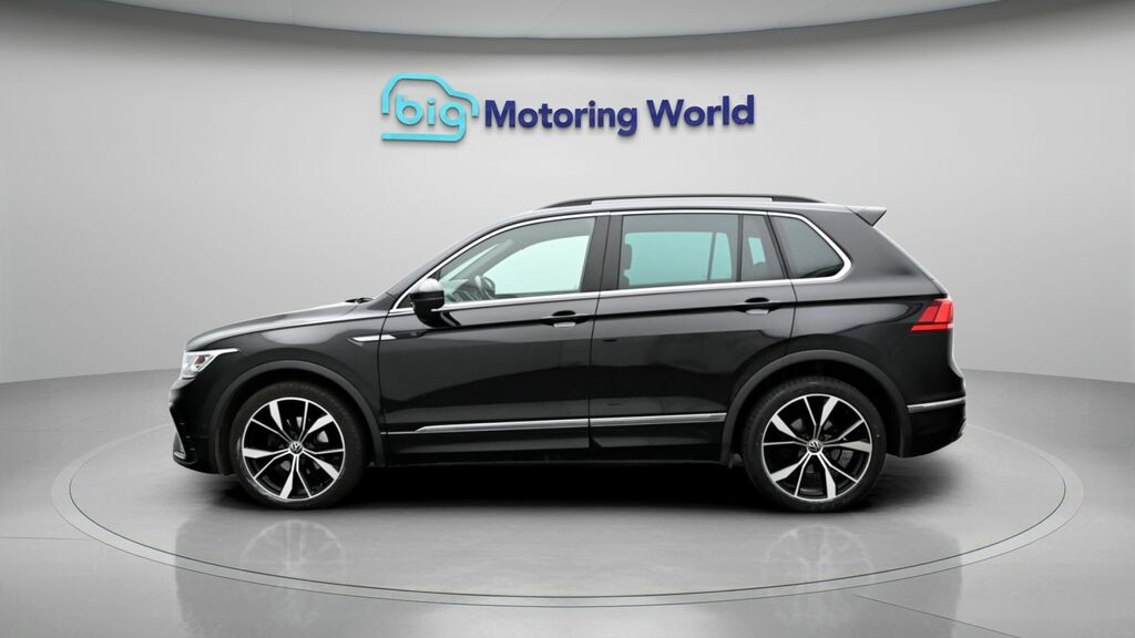 Volkswagen Tiguan R-line LM23ETD Black #4