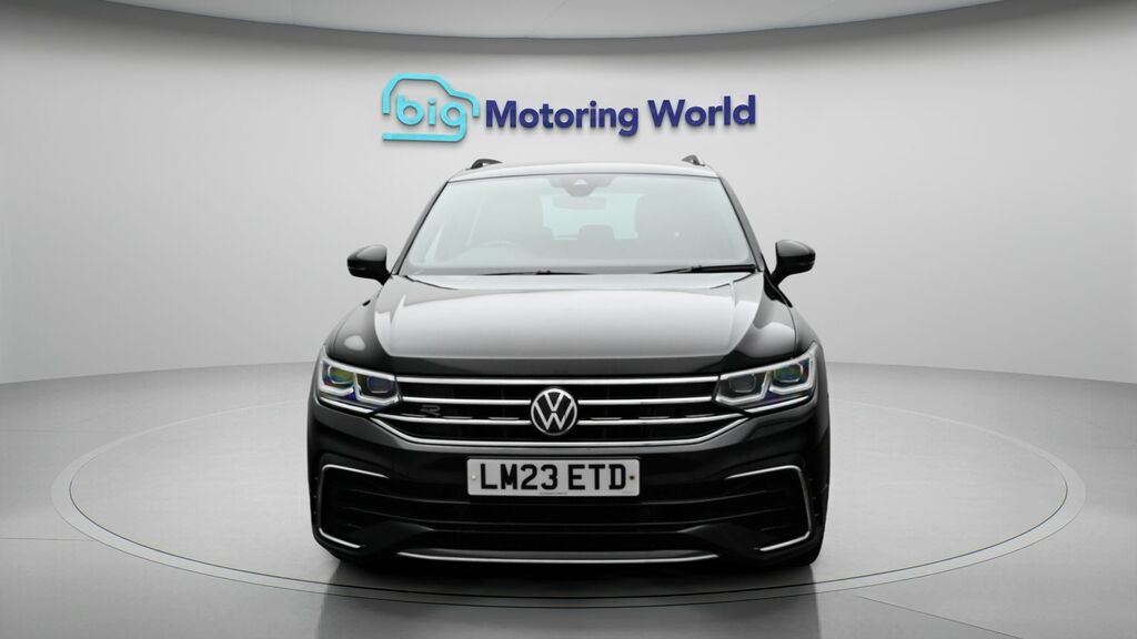 Volkswagen Tiguan R-line LM23ETD Black #2