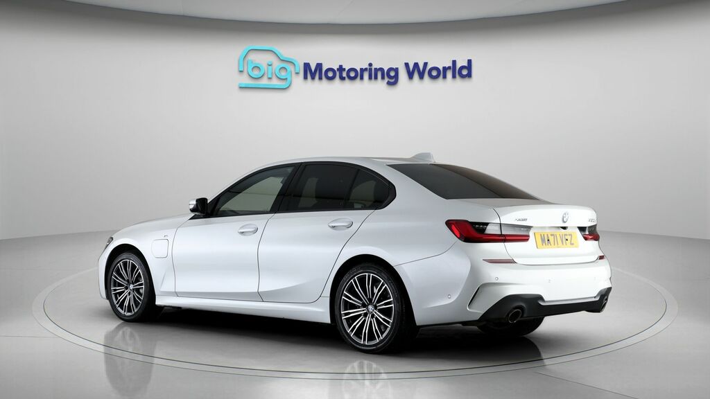 BMW 3 Series M Sport MA71VFZ White #5