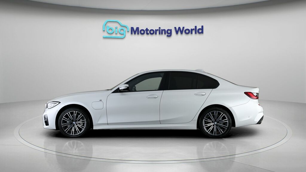 BMW 3 Series M Sport MA71VFZ White #4