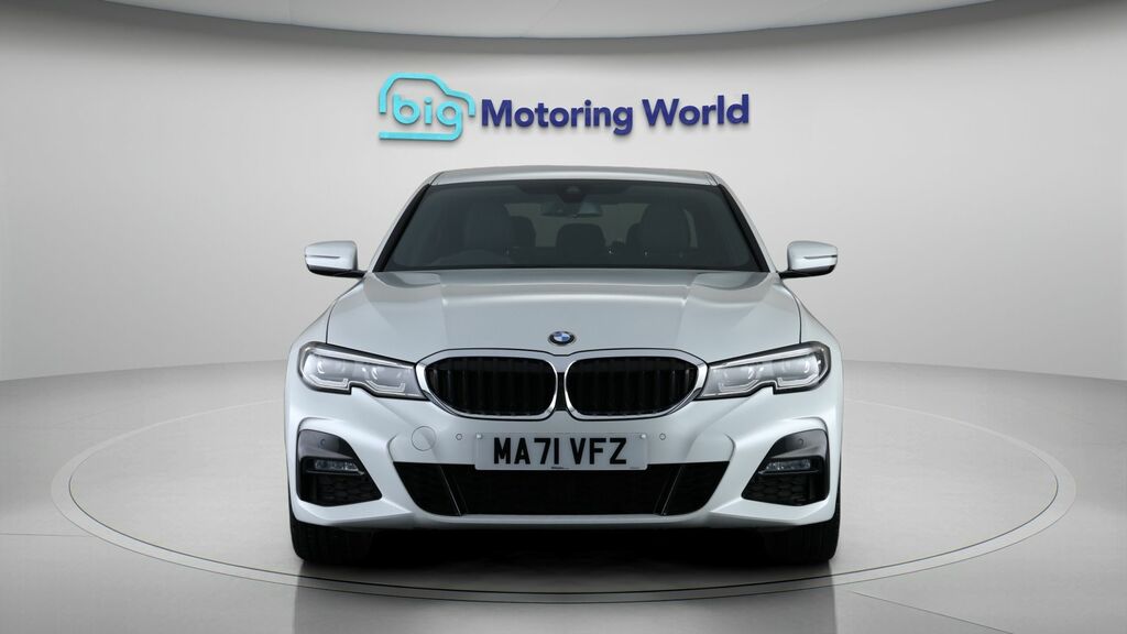 BMW 3 Series M Sport MA71VFZ White #2