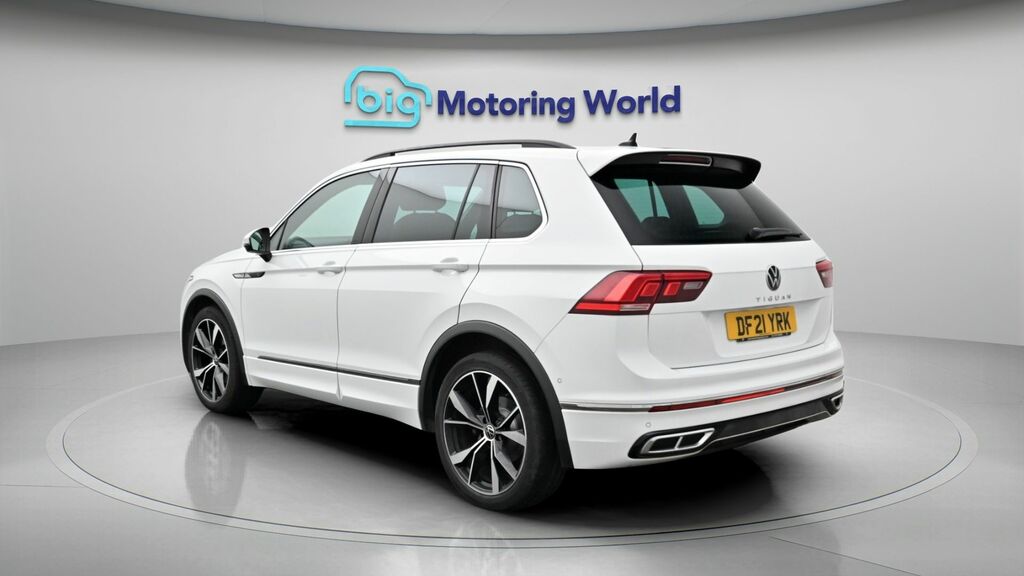 Volkswagen Tiguan R-line DF21YRK White #5