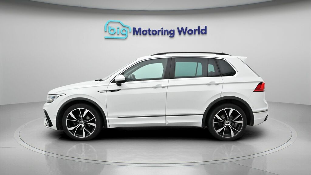 Volkswagen Tiguan R-line DF21YRK White #4