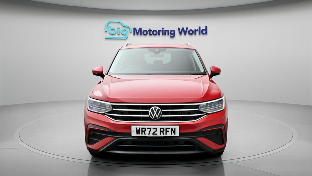 Volkswagen Tiguan Allspace Life Red #2
