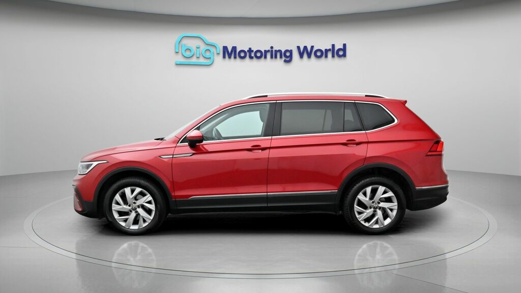 Volkswagen Tiguan Allspace Life Red #4