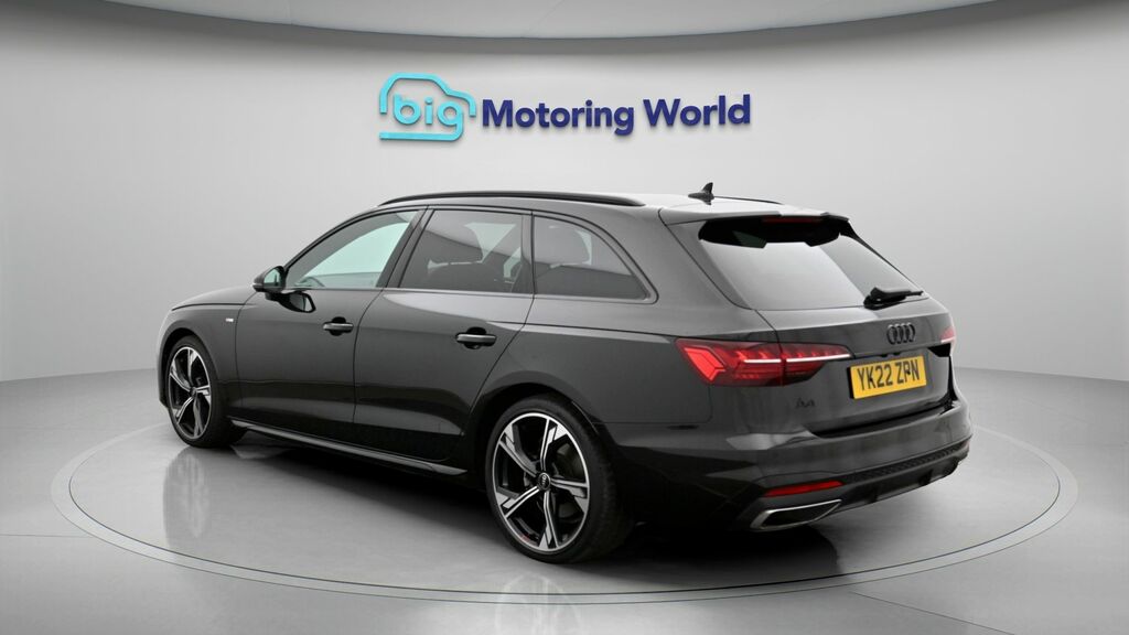Audi A4 Avant Black Edition Black #5