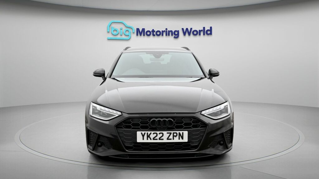 Audi A4 Avant Black Edition Black #2
