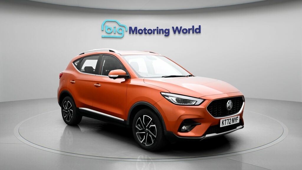 MG ZS Exclusive Orange