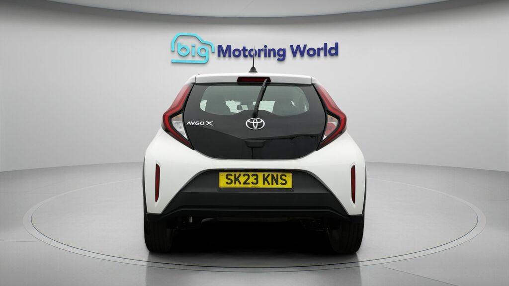Toyota Aygo X Pure White #6