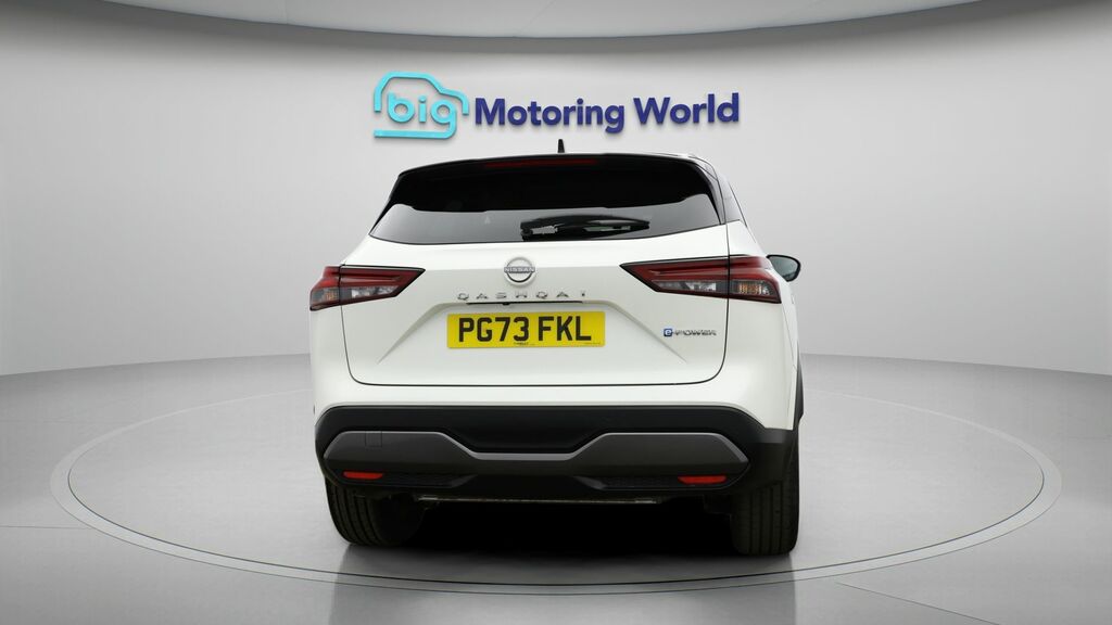 Nissan Qashqai Kuro Edition PG73FKL White #6