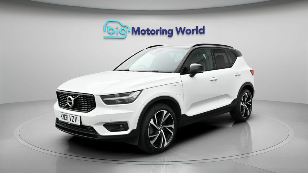Volvo XC40 R-design Pro KN21VZV White #3