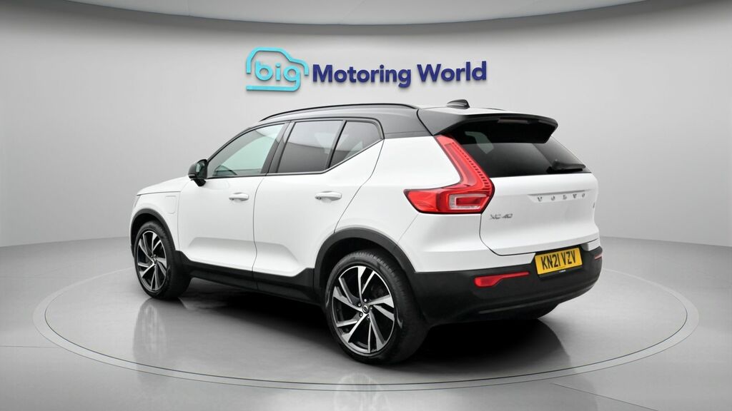 Volvo XC40 R-design Pro KN21VZV White #5