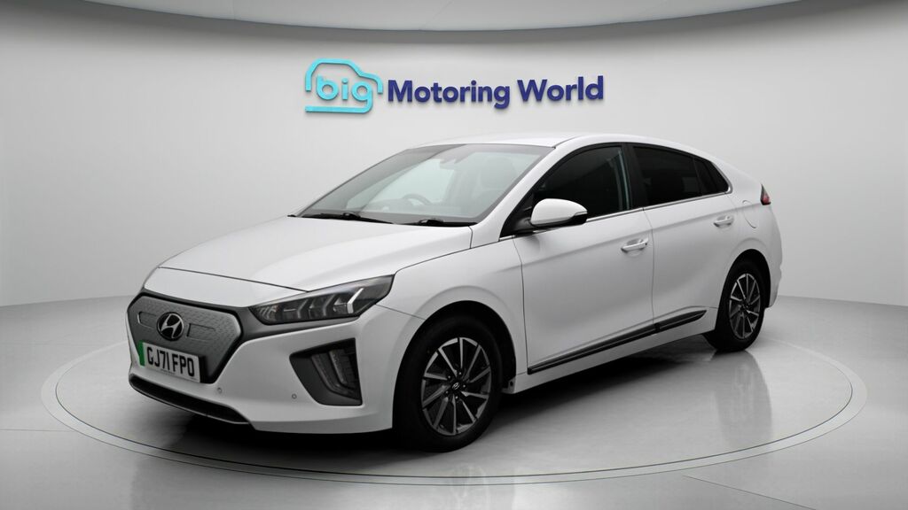 Hyundai Ioniq Premium White #3