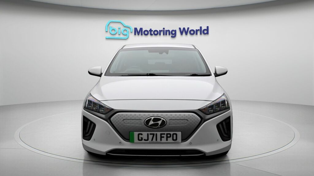 Hyundai Ioniq Premium White #2