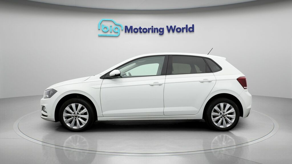 Volkswagen Polo Match White #4