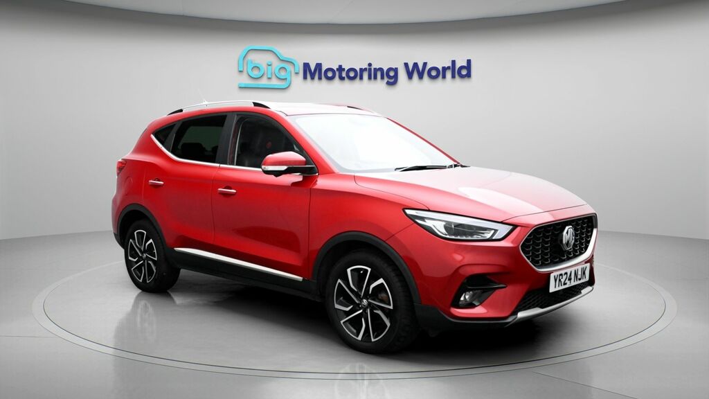 MG ZS Exclusive Red