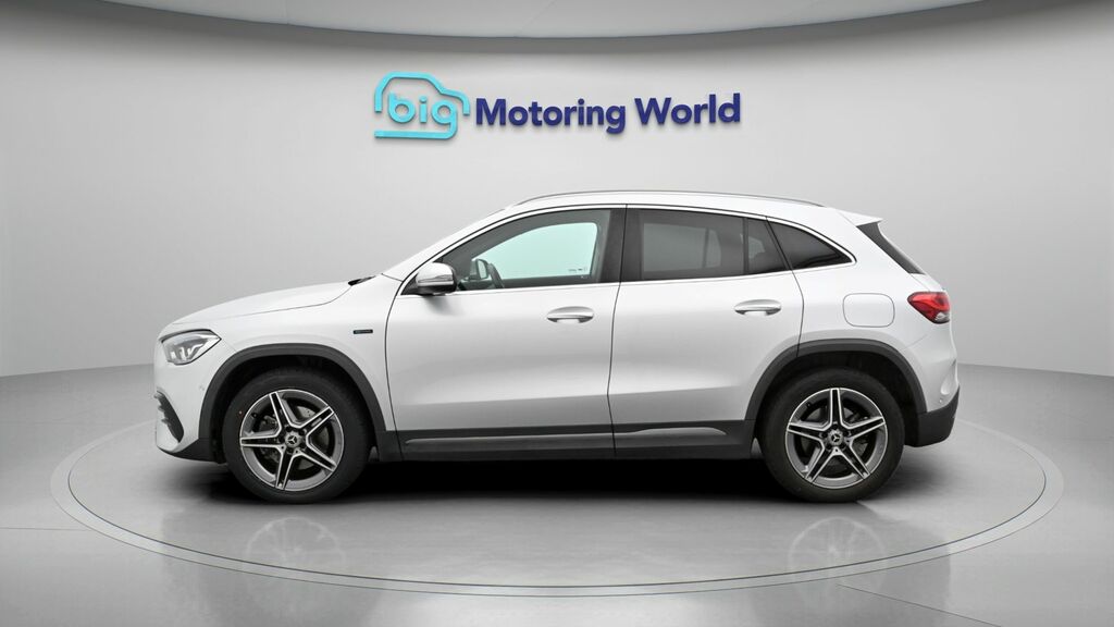 Mercedes-Benz GLA Class Exclusive Edition Silver #4