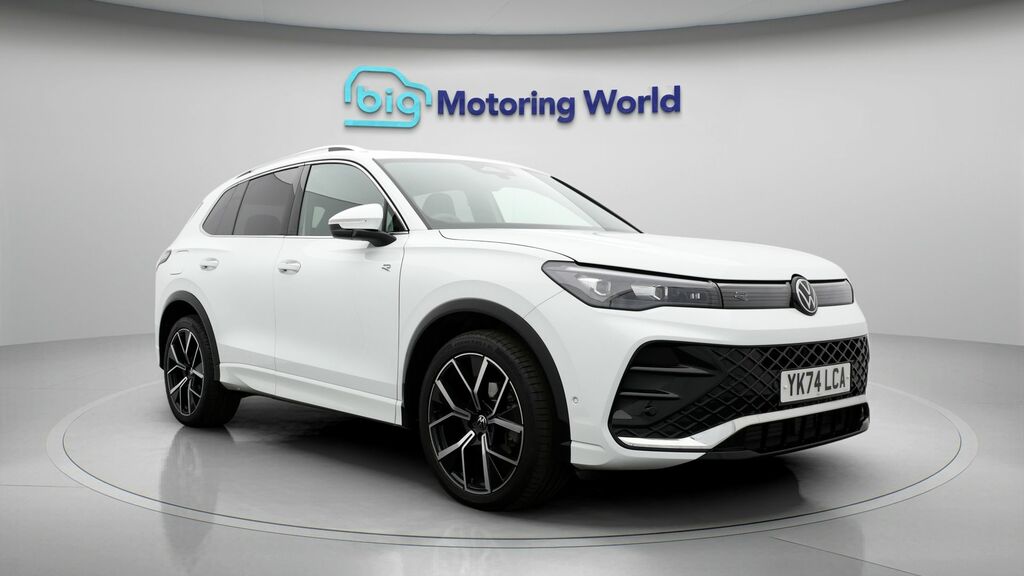 Volkswagen Tiguan R-line White