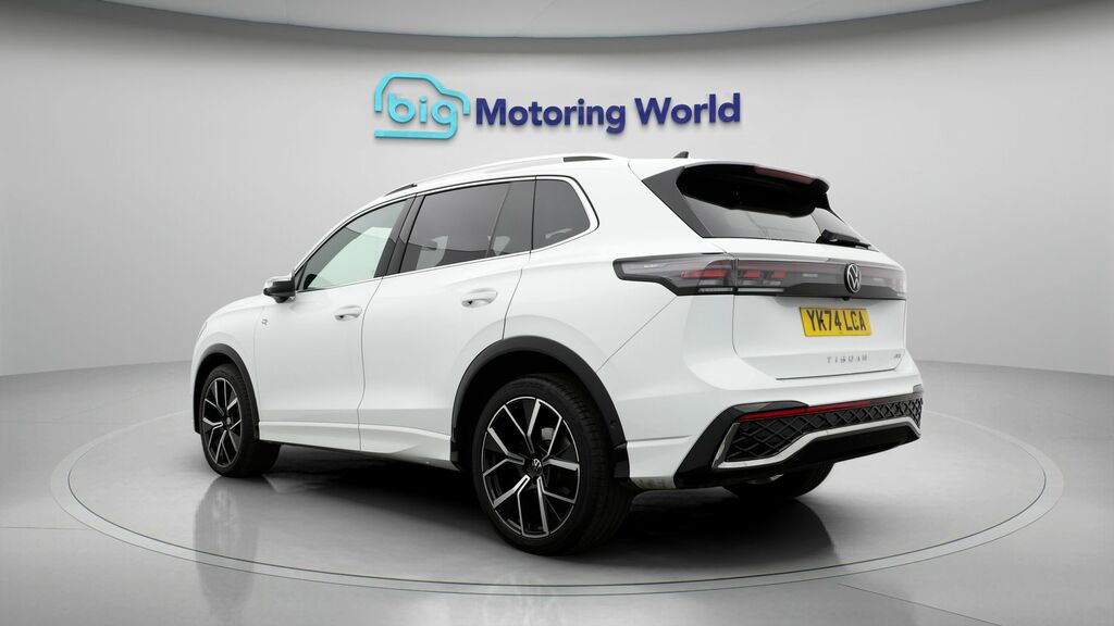 Volkswagen Tiguan R-line YK74LCA White #5