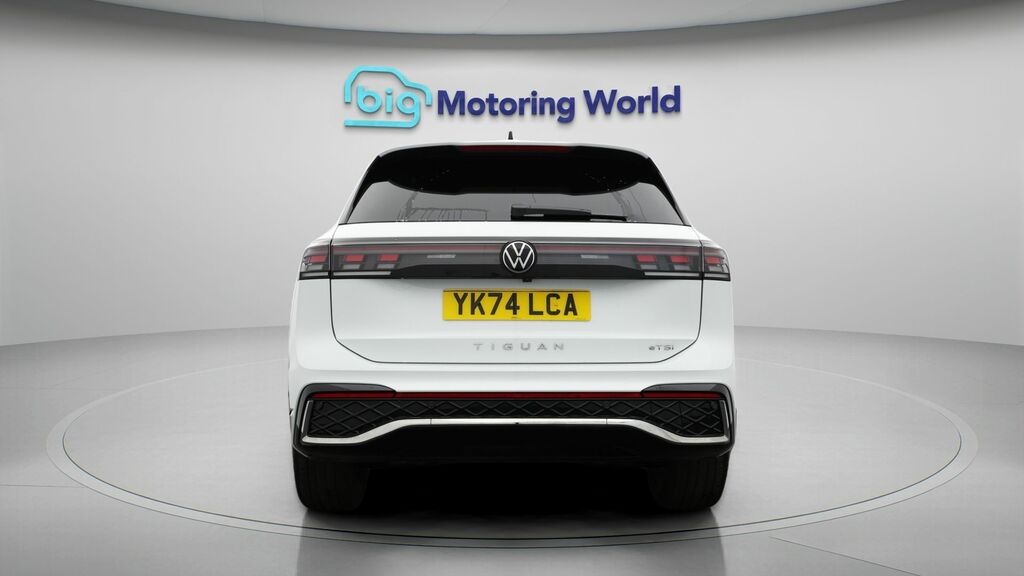 Volkswagen Tiguan R-line YK74LCA White #6