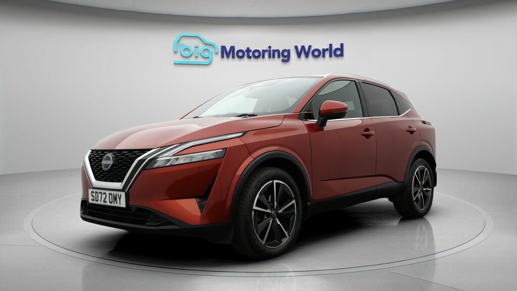 Nissan Qashqai Tekna Red #3