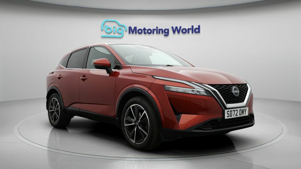 Nissan Qashqai Tekna Red
