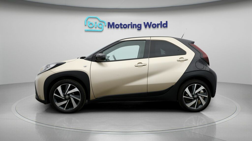 Toyota Aygo X Edge Beige #4
