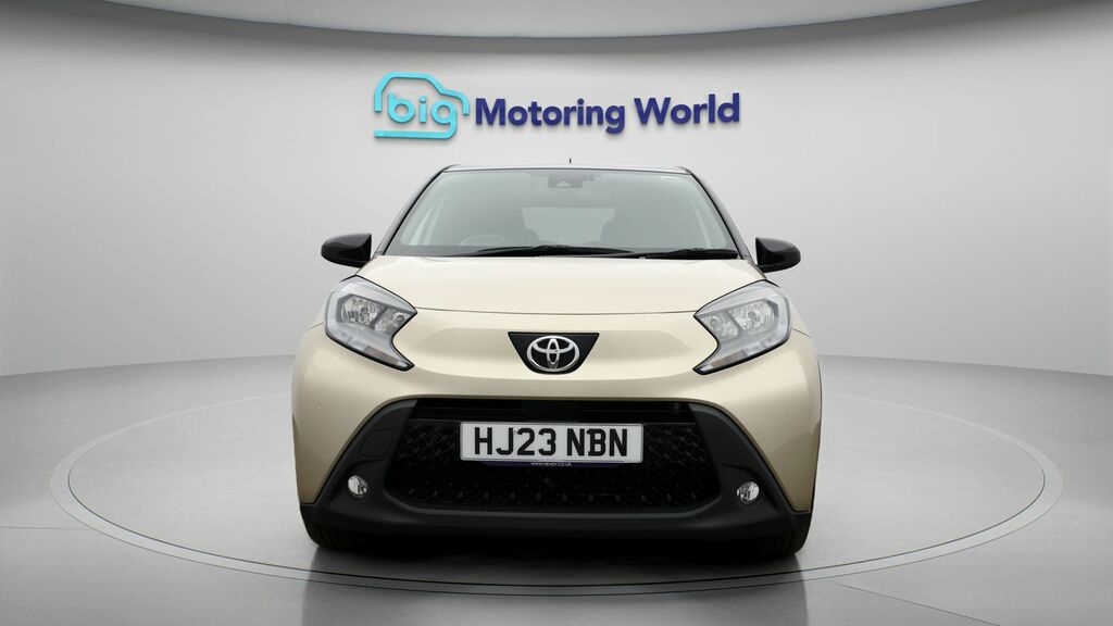 Toyota Aygo X Edge Beige #2