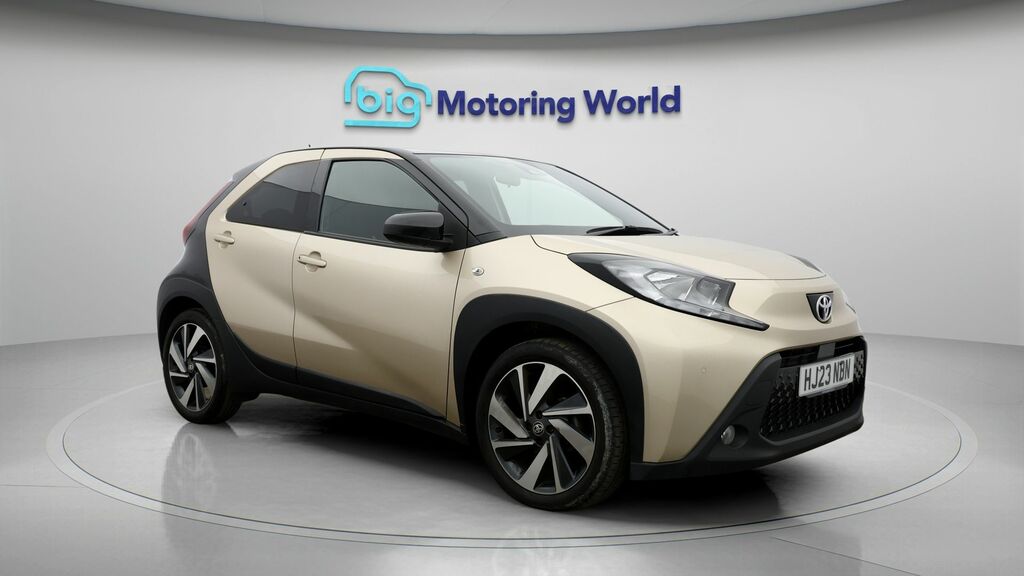 Toyota Aygo X Edge Beige
