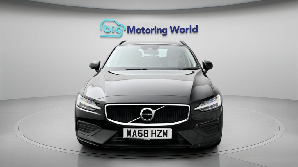 Volvo V60 Momentum WA68HZM Black #2