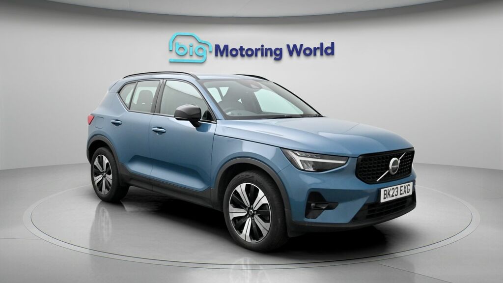 Volvo XC40 Plus Blue