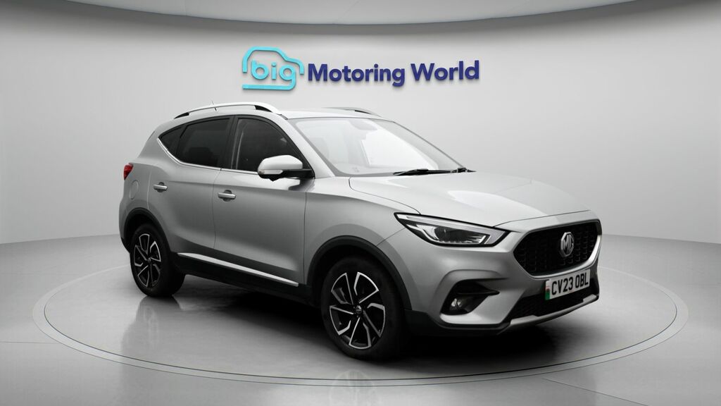 MG ZS Exclusive Silver